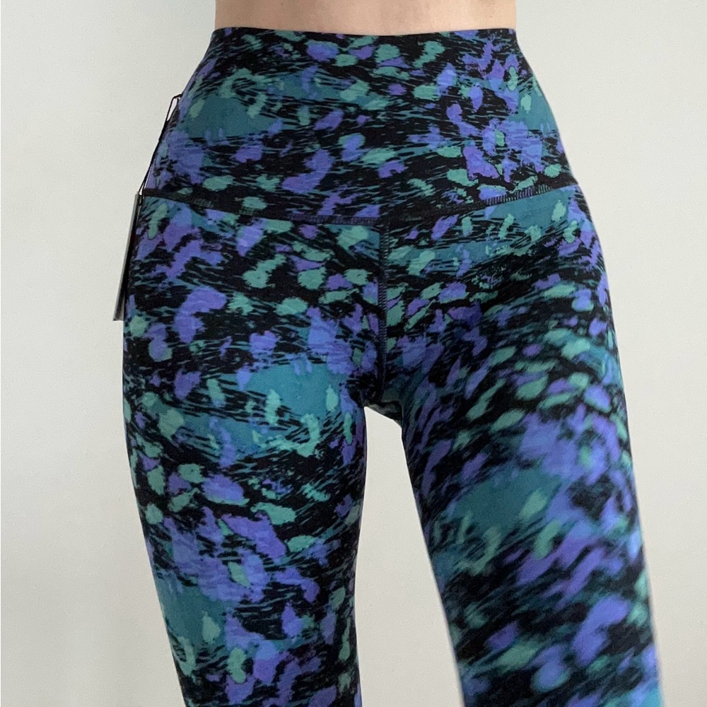 NWT KNIX  HITouch Leggings